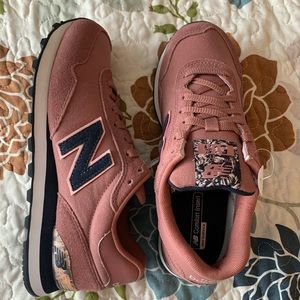 Muave NWT New Balance Wide